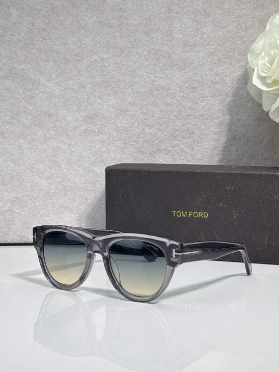 Picture of Tom Ford Sunglasses _SKUfw79759646fw